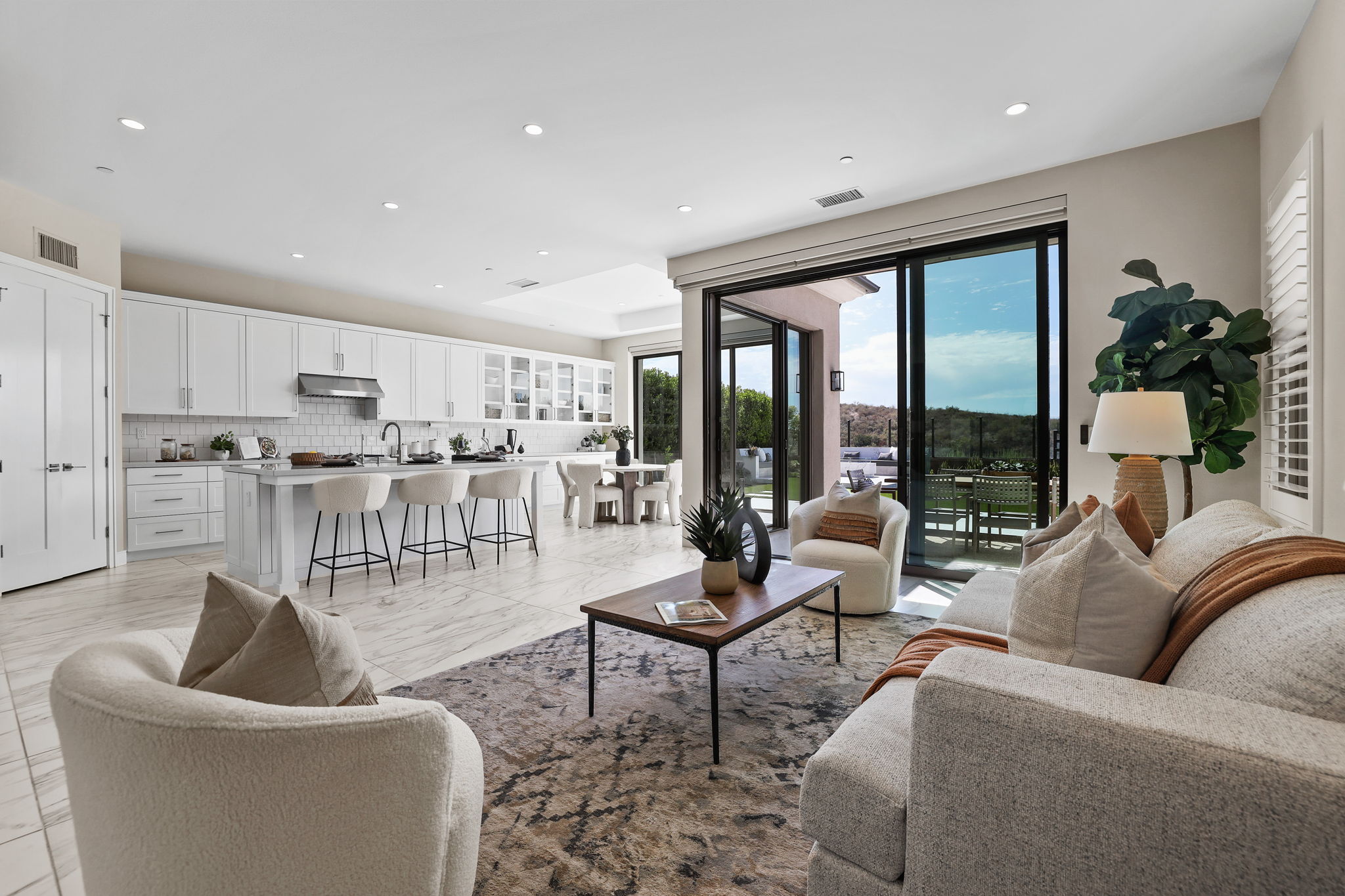 118 Tomahawk, Irvine